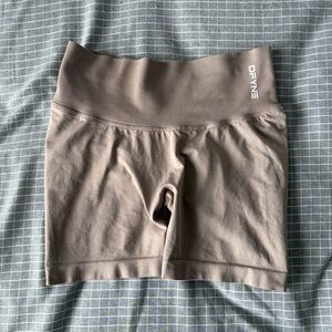 Dfyne Shorts